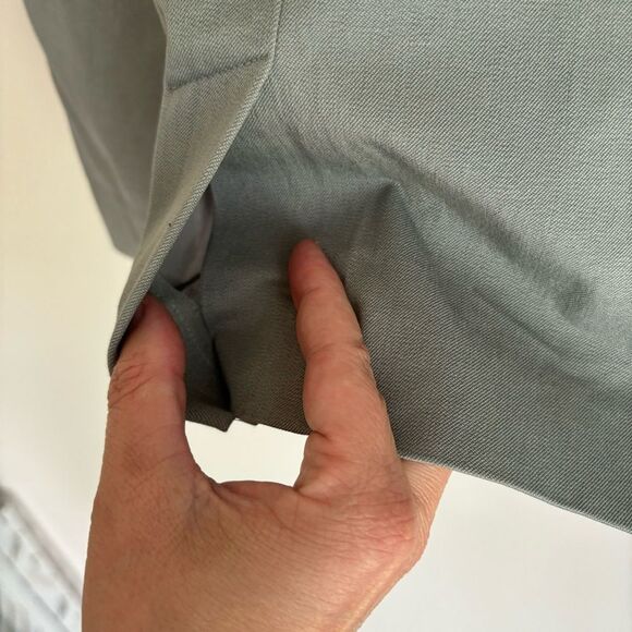 Banana Republic Women’s gray pencil straight stretch skirt size 6P - NWOT! - Picture 7 of 9